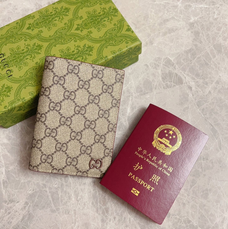 G*u*i wallets & purse